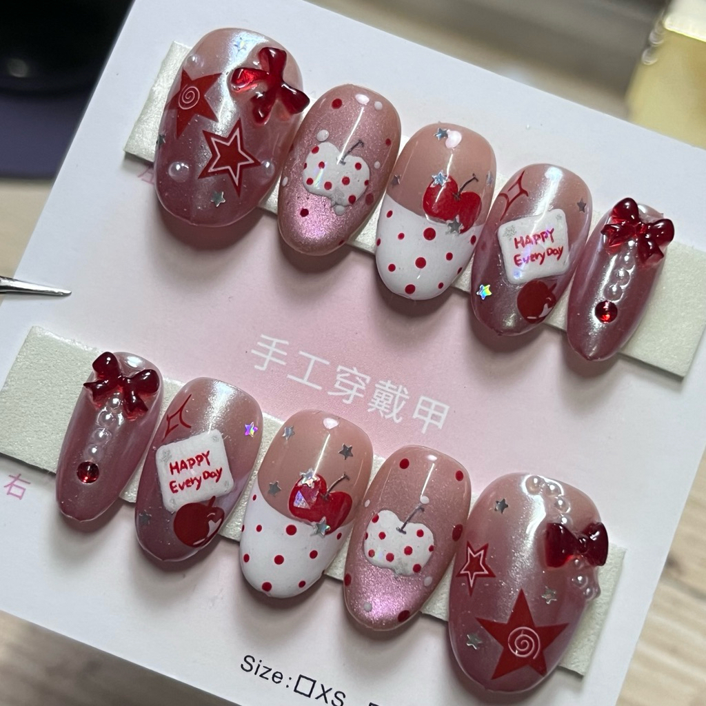 เล็บปลอมสีเจลแท้100%พร้อมส่ง เล็บเจลน่ารักๆทรงตามภาพหมดแล้วหมดเลย