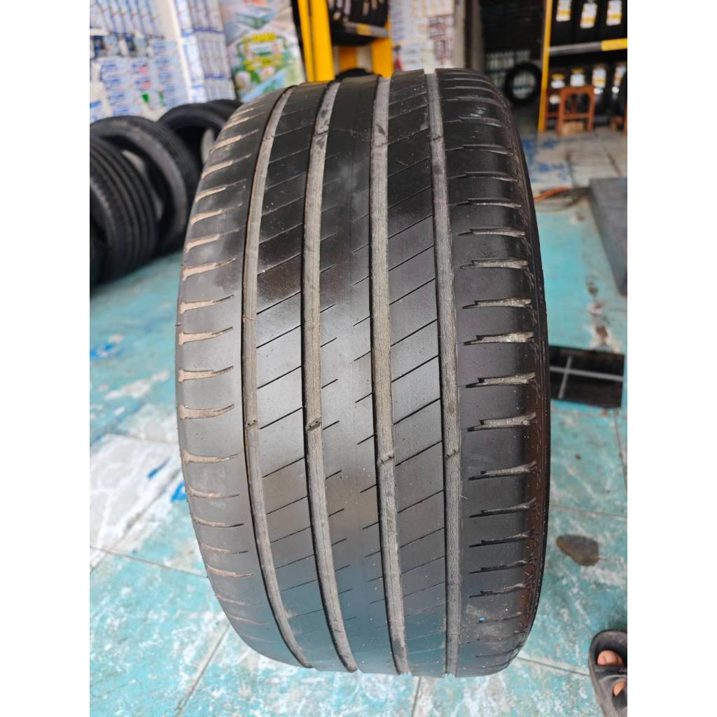 ยางเปอร์เซ็นต์ Michelin ขนาด 285 40 R20 ปี22 มีปะ ราคา 752 บาท