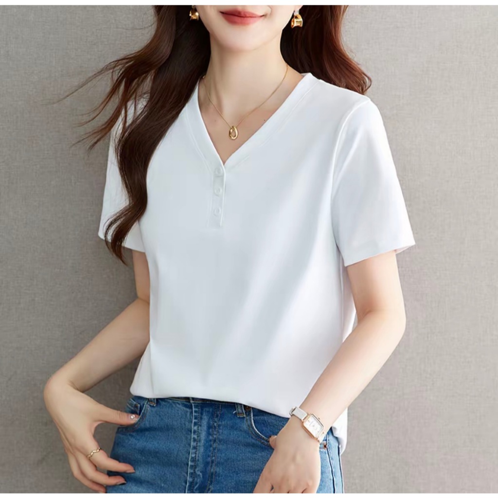 เสื้อยืดคอวีแขนสั้นสีพื้นสำหรับผู้หญิง – เสื้อดีไซน์เก๋เป็นเอกลักษณ์ สวมใส่ได้หลากหลายโอกาส (เหมาะสำหรับสุภาพสตรีวัยผู้ใ