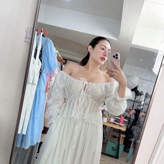 A73 เสื้อครอปลูกไม้ขาว Muenfun