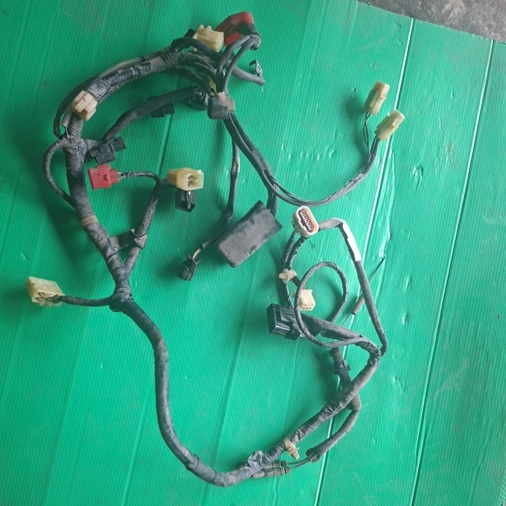 ชุดสายไฟเวฟ 125 i ปลาวาฬ สตาร์ทมือแท้ติดรถมือ2