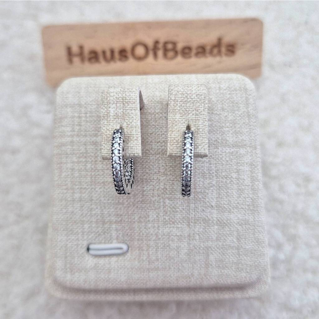⭐️ NEW ของแท้ 100% ⭐️ Logo & Hearts Hoop Earrings (13 mm)