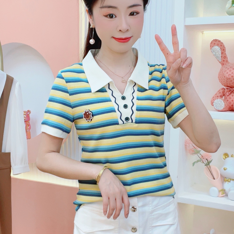 เสื้อโปโลแขนสั้นสำหรับผู้หญิง: เสื้อตัวบนระดับพรีเมียมที่โดดเด่นด้วยดีไซน์มีสไตล์และเป็นเอกลักษณ์ มาพร้อมลายทางตัดสีสไตล