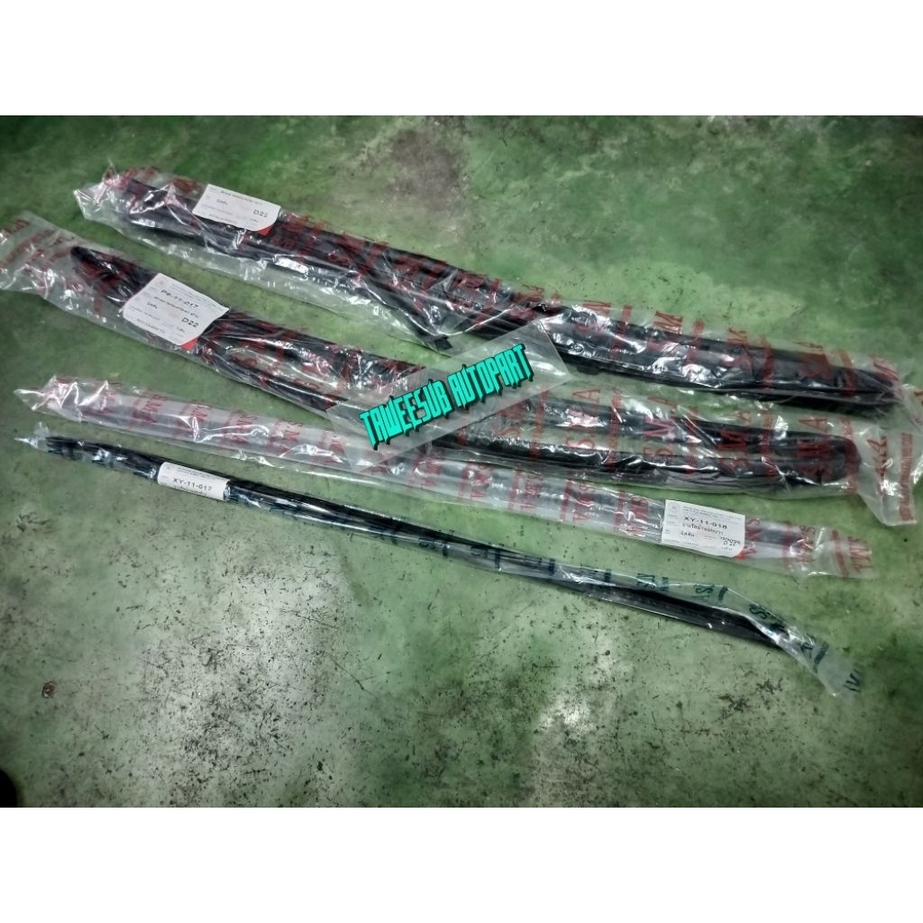 ยางรีดน้ำกระจก สักหราดร่องกระจกประตู D22 NISSAN Frontier ซ้าย ขวา P6-11-017/018 XY-11-017/018/019/02