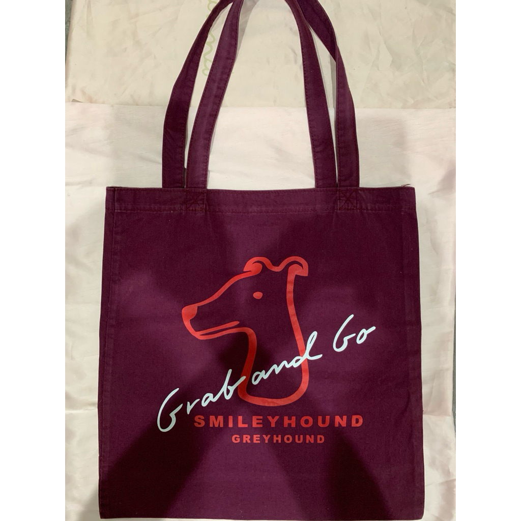Used Greyhound กระเป๋าผ้า
