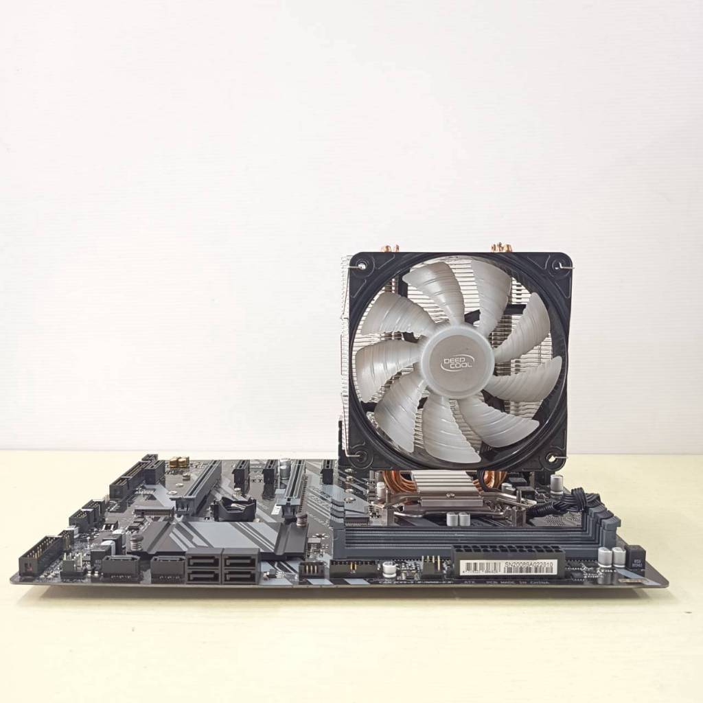 CPU  Core i5  9400 + GIGABYTE  B365  HD3  (1151 V.2)  ประกัน  2  เดือน