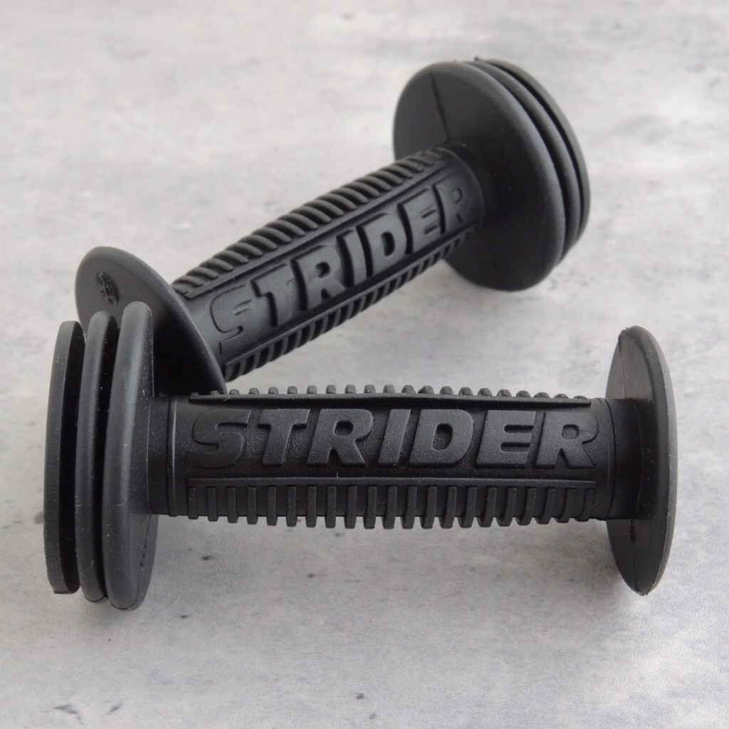 STRIDER >> อะไหล่ปลอกแฮนด์สำหรับรถขาไถ สีดำ 1 คู่(2ชิ้น) สภาพใหม่มาก มือสองญี่ปุ่น