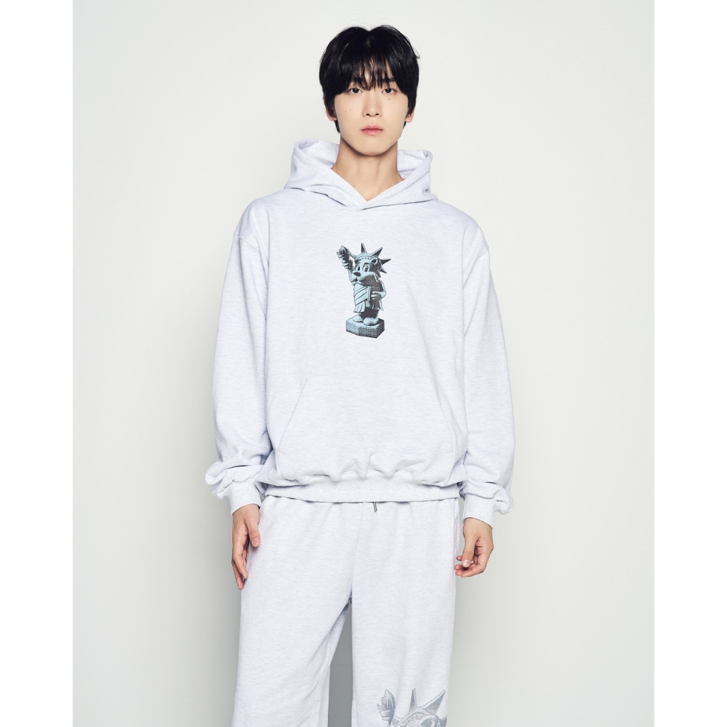 (พร้อมส่ง✨) ADLV - AC BEAR STATUE OF LIBERTY HOODIE