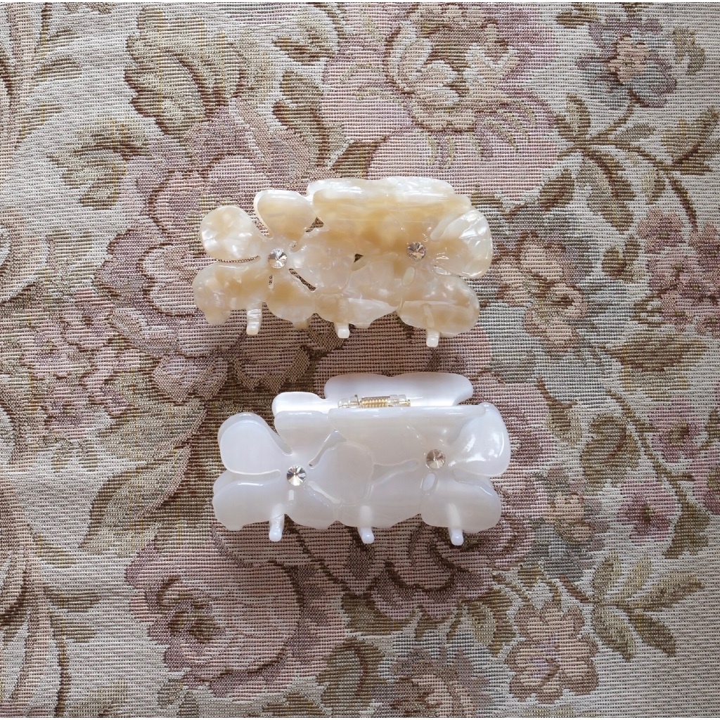 gimmeblessed.co — Floret Couture hair claw (Size 10 cm/ *เหมาะสำหรับผมปานกลาง-หนา)