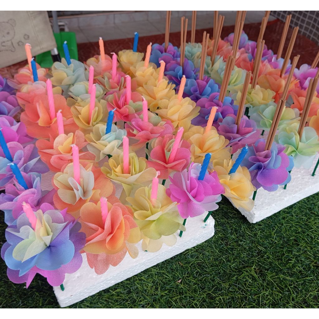 ธูปเทียนลอยกระทงสายรุ้งดอกใหญ่ 100 ดอก (ธูป 50 เทียน 50)คละสี ราคาส่ง