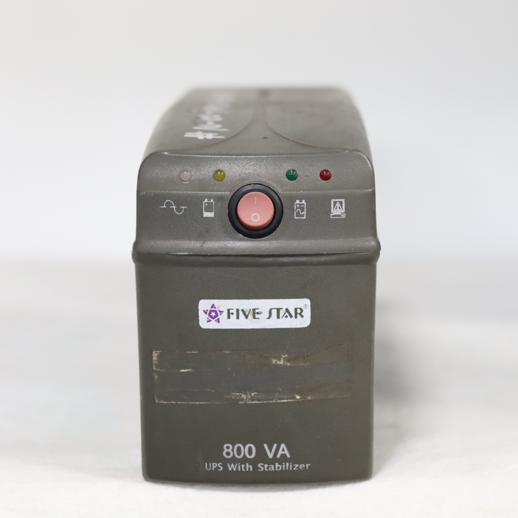 Five Star 800 VA UPS  เครื่องสำรองไฟฟ้า (UPS) ขนาด 800 VA แบรนด์ Five Star มีแบตพร้อมใช้งาน