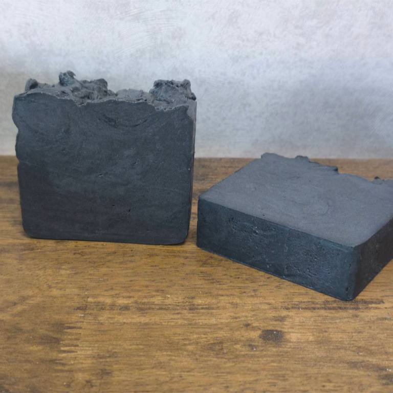สบู่ถ่านCharcoal Soapสบู่ชาโคล0kdน้ำมันธรรมชาติ สินค้าแฮนด์เมดyoozoap skincare