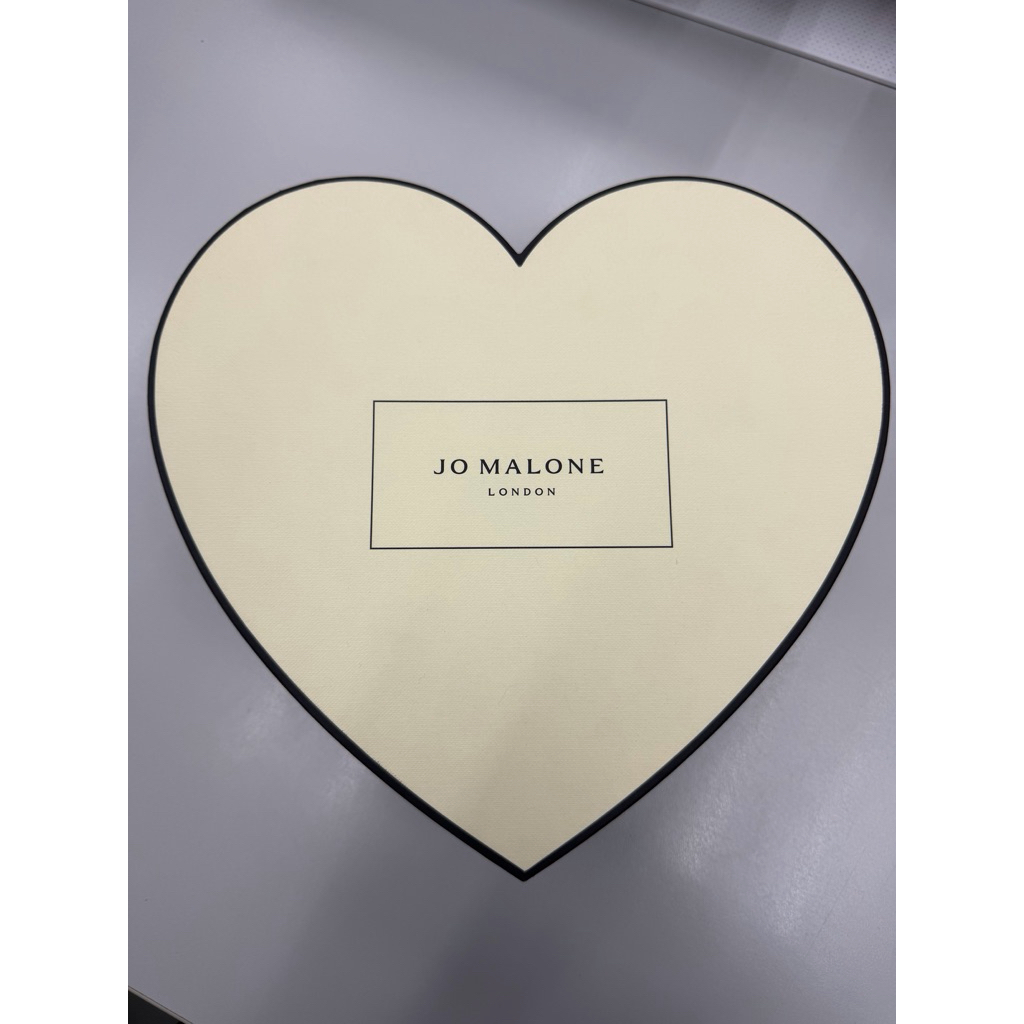 กล่องรูปหัวใจของแท้ Jomalone london (ขายเฉพาะกล่อง)