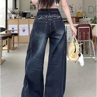 ยีนส์เอวสูงขากว้าง Unisex ตัดเฉียงโค้ง 3D ละลายสะโพก ลายล้างโบราณสไตล์เรโทร การตัดแบบเซมิทาร์ Scimitar ส่งด่วนในไทย