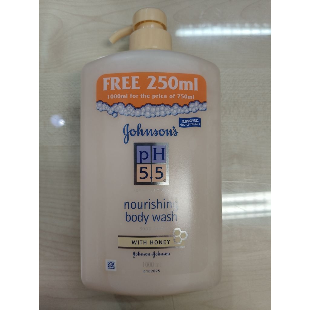 จอห์นสันบอดี้แคร์ พีเอช5.5 บอดี้วอช วิท ฮันนี่ 1000มล Johnson Body Care pH5.5 Body Wash with Honey 1000ml