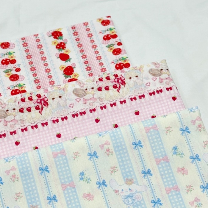 Aom Fabrics🌷พร้อมส่ง ผ้าคอตตอนป๊อบลินลายเกาหลี น่ารักมาก ผ้านิ่ม หน้ากว้าง 58 นิ้ว ผ้าเมตรนำเข้า