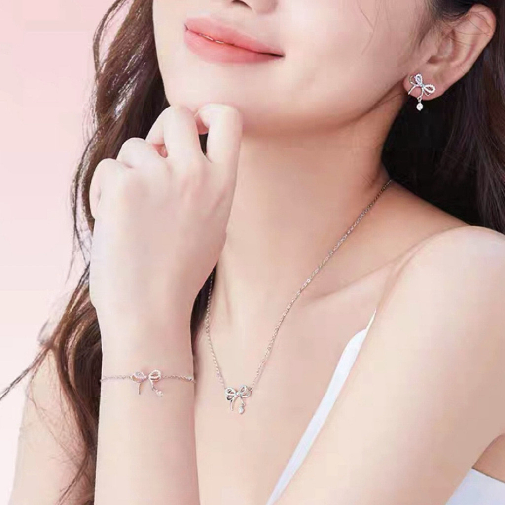 PSS ต่างหู สร้อยคอ สร้อยข้อมือ รูปโบว์ฝังเพชร อะไหล่สีเงิน