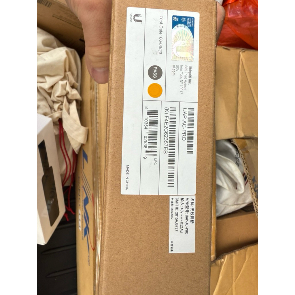 Ubiquiti รุ่น UAP AC Pro