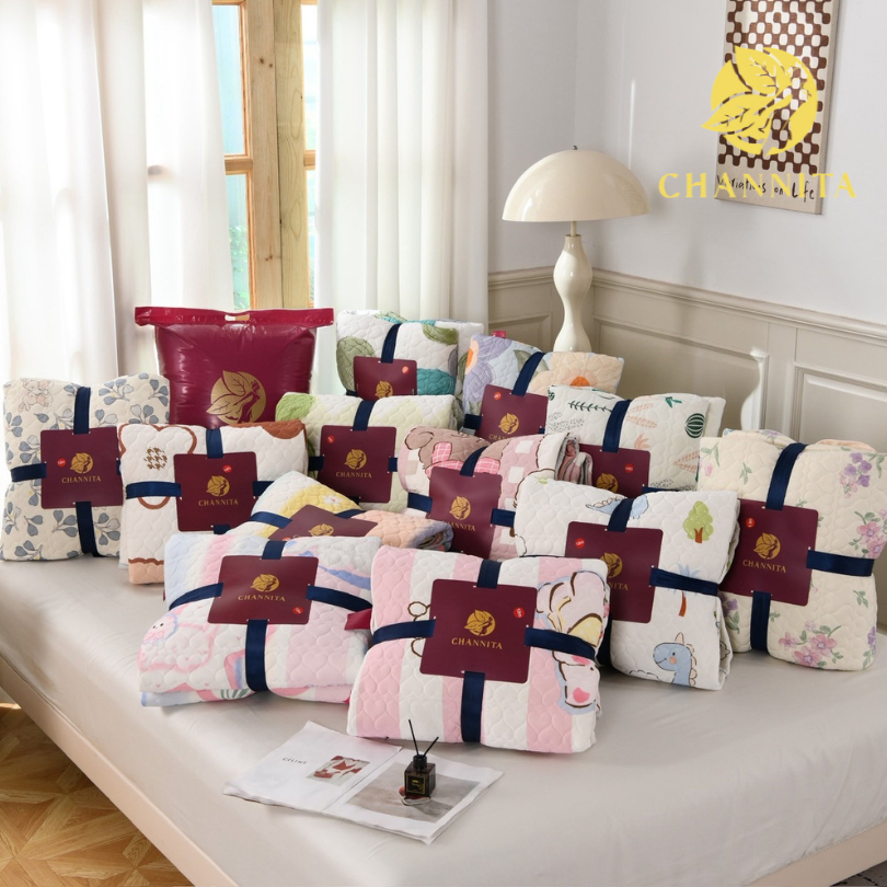 Channita / Hilton ผ้าปูที่นอนไหมเย็น ผ้าปูยางพาราเย็น ขนาด 3.5,5,6ฟุต  ลายการ์ตูนน่ารักๆ