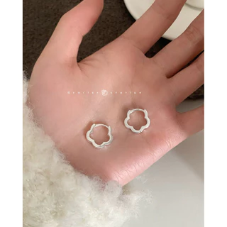 🌸✨🤍 ต่างหูห่วง silver flower; ต่างหูห่วงรูปดอกไม้สีเงิน