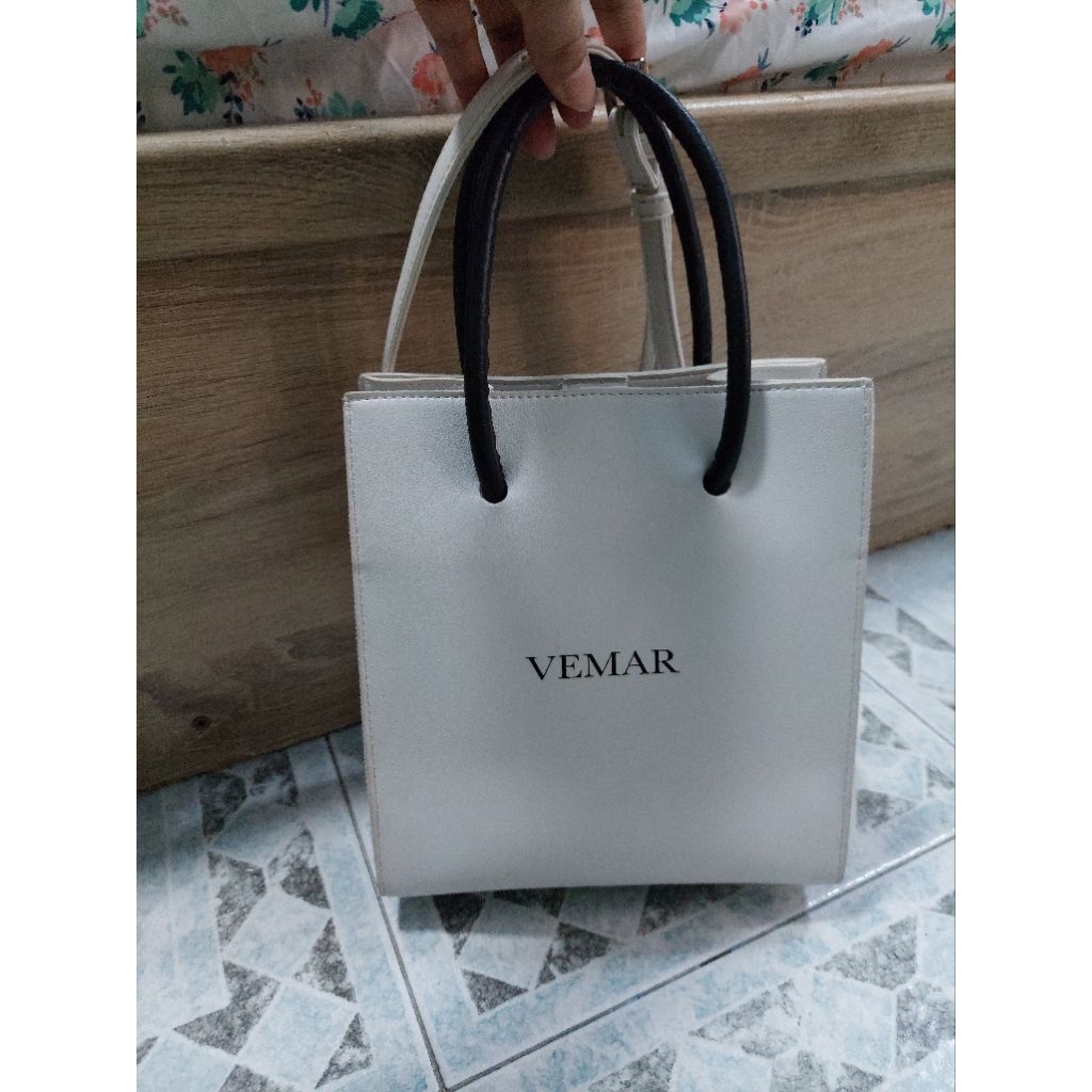 กระเป๋าสะพาย VEMAR มือสอง
