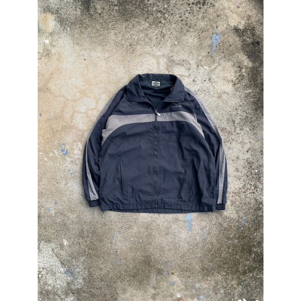 [แท้] แจ็คเก็ตผ้าร่ม ฮัมโบ วินเทจ Jacket Umbro Nylon Vintage 00's