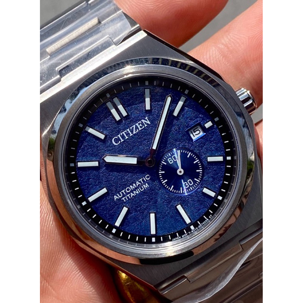 นาฬิกาข้อมือ Citizen Zenshin Mechanical Light Blue Dial Super Titanium Bracelet NJ0180-80L