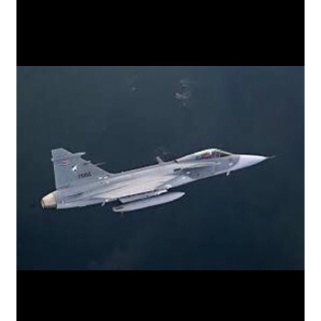 Jas 39 Gripen ทอ.ไทย ไม่เหมาะกับเด็ก สั่งแล้วไม่เอาจะถูกบล๊อค โมเดล  ไม่มีขาตั้ง 1/144 ยาว 10 ซม. ทำ