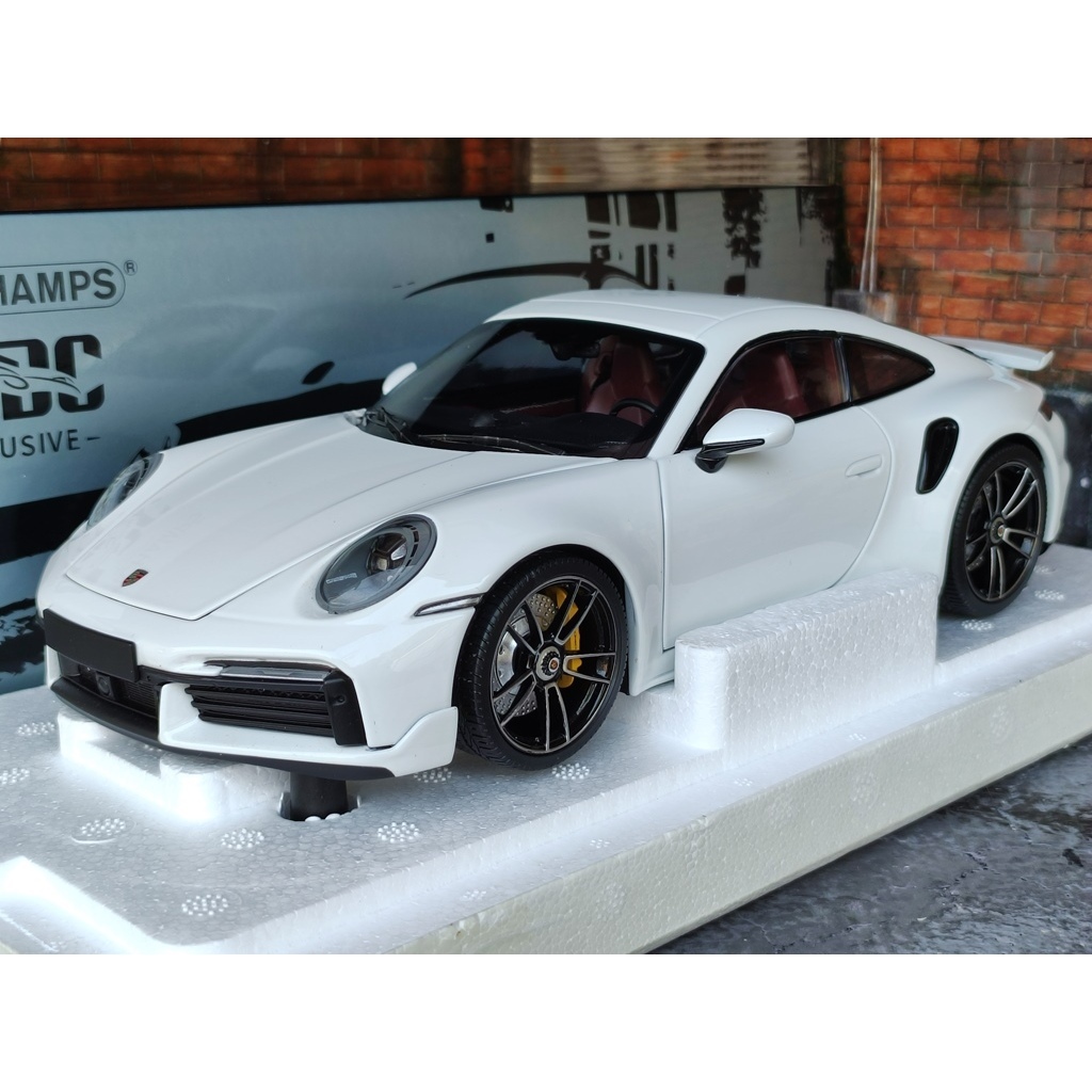 โมเดลรถPorsche992 1/18 Porsche992turbos โมเดลรถ Porsche 911 992 turbo s Minichamps scale 1:18 ราคา o