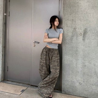 กางเกงขายาวลายพรางแบบซักล้างที่พัฒนาขึ้นใหม่ในช่วงต้นฤดูใบไม…