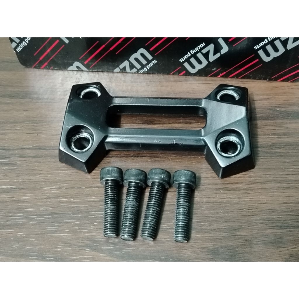 ตุ๊กตาหรือฝาครอบแฮนด์บน Kawasaki Z300 ของแท้ มือสอง