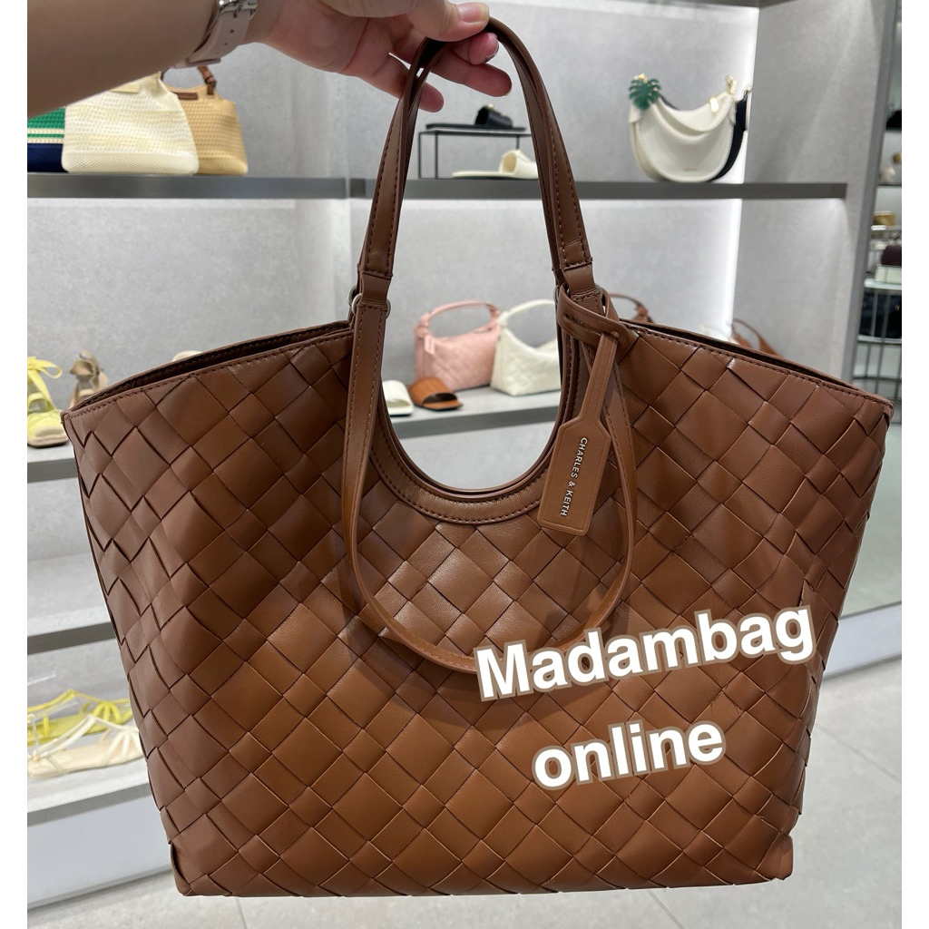 𝗖𝗛𝗔𝗥𝗟𝗘𝗦 & 𝗞𝗘𝗜𝗧𝗛 Ivette Woven Tote Bag  กระเป๋าสะพายไหล่ หนังสาน ใบใหญ่ แท้จากช็อป