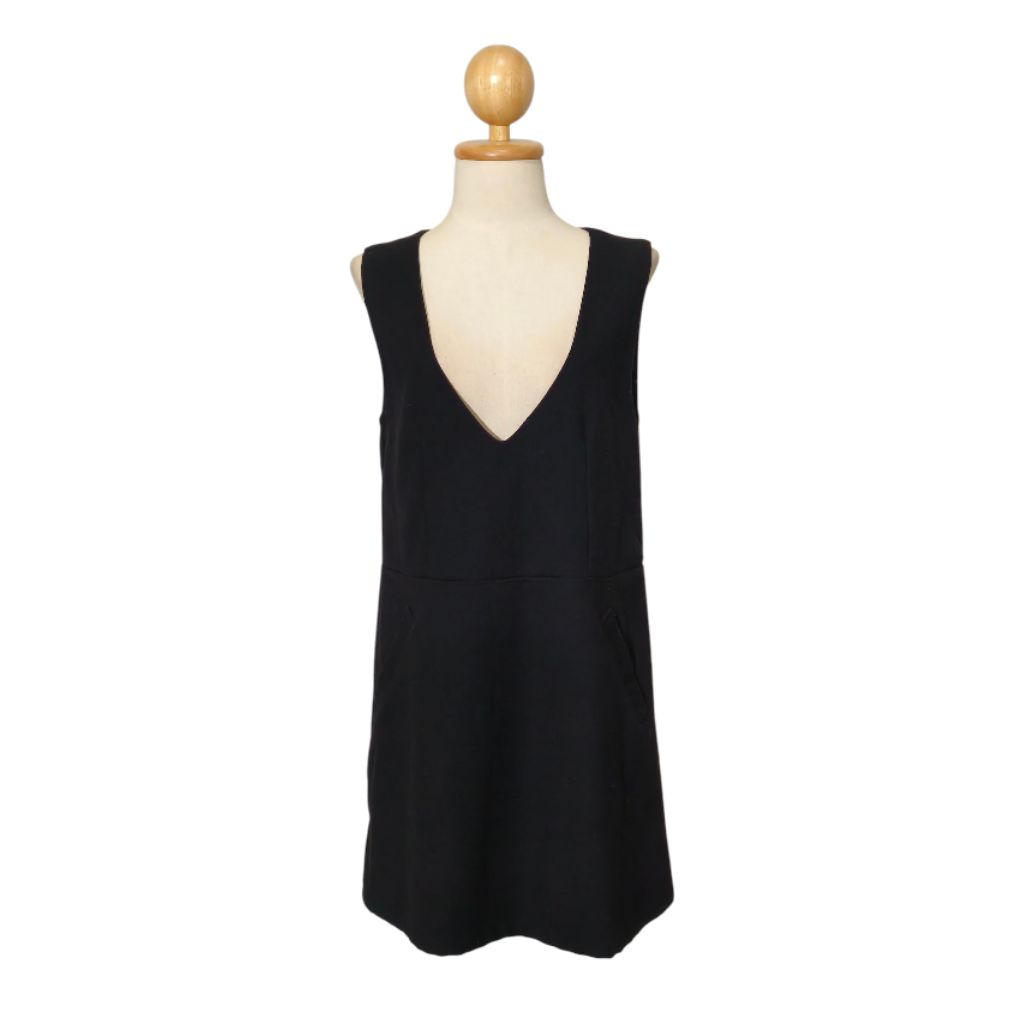 ชุดเดรสสั้น มือสอง 
Brand : alicia PAGEBOY

