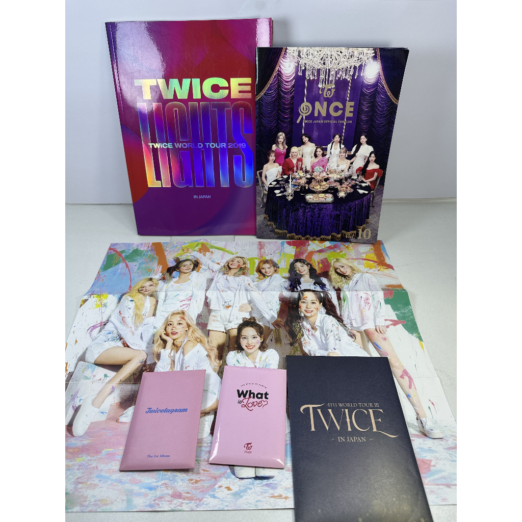 🔥💎 เซ็ตของสะสมสุดพิเศษ TWICE สำหรับแฟนตัวจริง! 💎🔥  📸 Photo Book สะสม ✨ TWICE LIGHTS TWICE WORLD TOUR