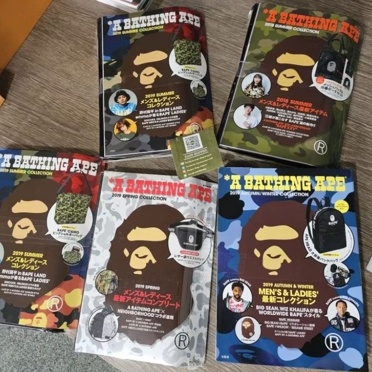 New A Bathing Ape - Bape มือ1ของแท้💯 พร้อมส่ง magazine + กระเป๋า