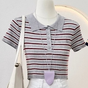 เสื้อป้ายWAYA เนื้อผ้าไหมพรมครอปคอปกลายทาง