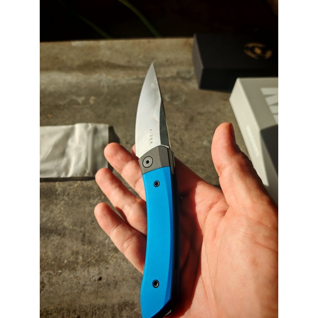 มีดพับ​ KIZER​ รุ่น​ Mini​ Momo