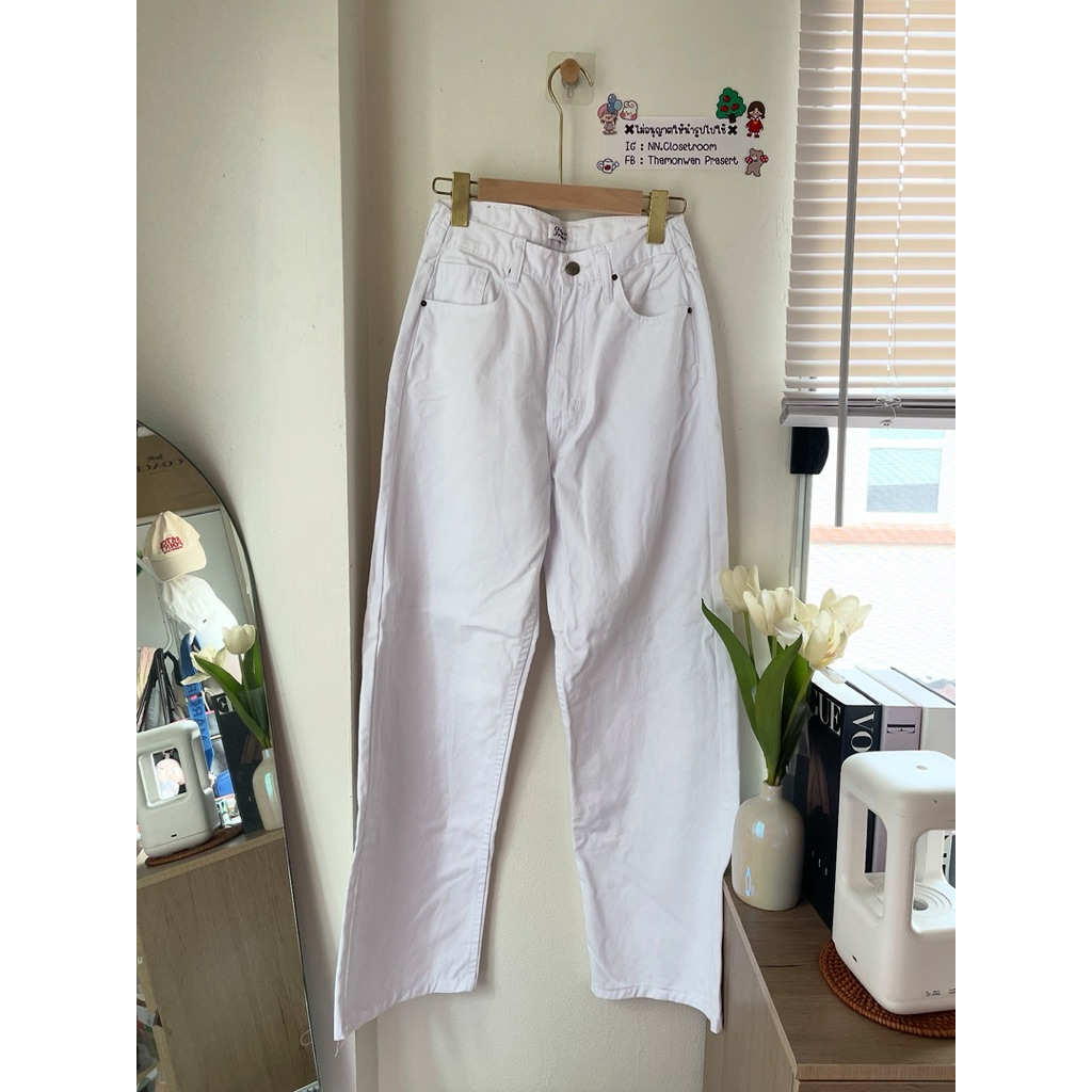 ส่งต่อกางเกงยีนส์ขาว oops jeans