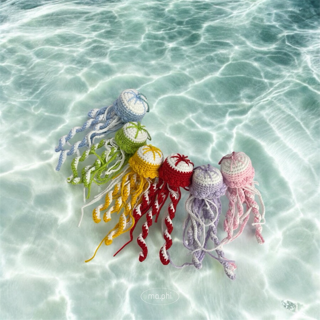 jelly fish พวงกุญแจแมงกระพรุนถักไหมพรม งานแฮนด์เมด