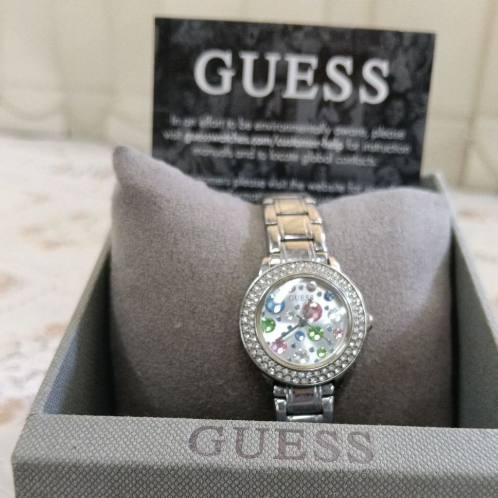 นาฬิกาข้อมือยี่ห้อ Guess มือสอง