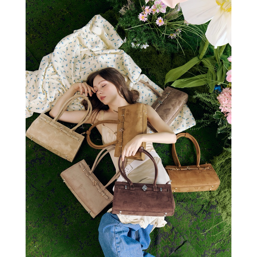 PATH T CHA - (🤎พรีpecan / espresso ส่ง6-8ธค) กระเป๋าสะพายBOSTON SUEDE COLLECTION (ใช้ได้2ด้าน)c