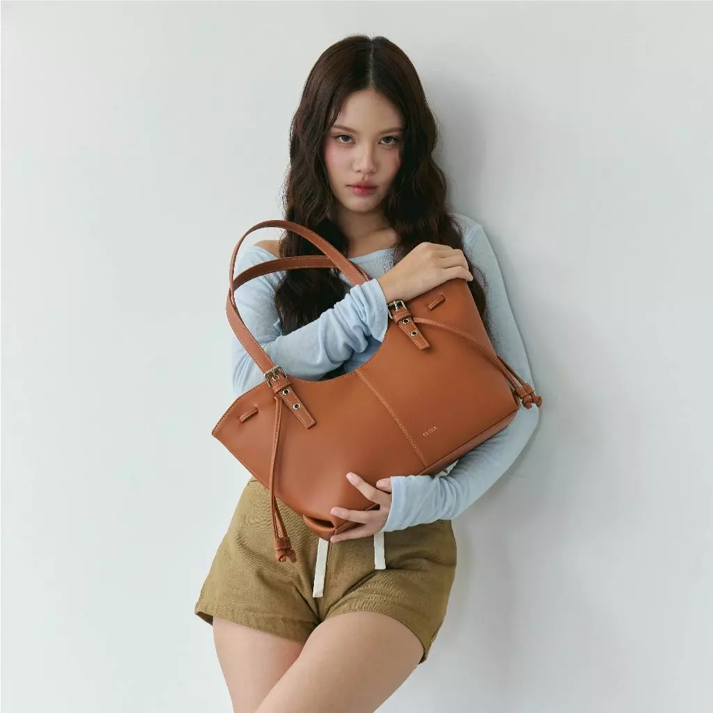 GLORASTUDIO - CARRIE VYRE กระเป๋าสะพายข้าง
