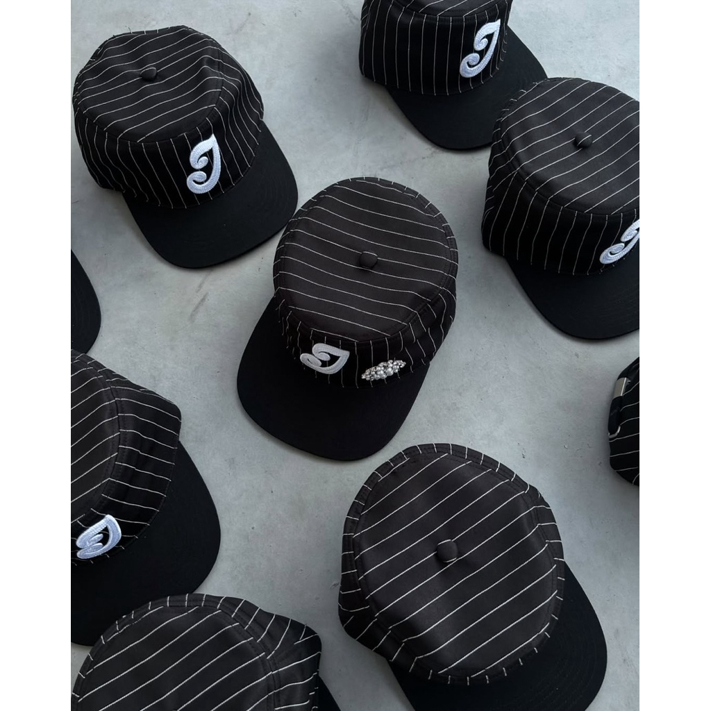 2IDIOTS.LABEL - 2IDLB : TRAI FORM TRÒN UNISEX VER 2 / พรี 7-20 วัน 🇻🇳