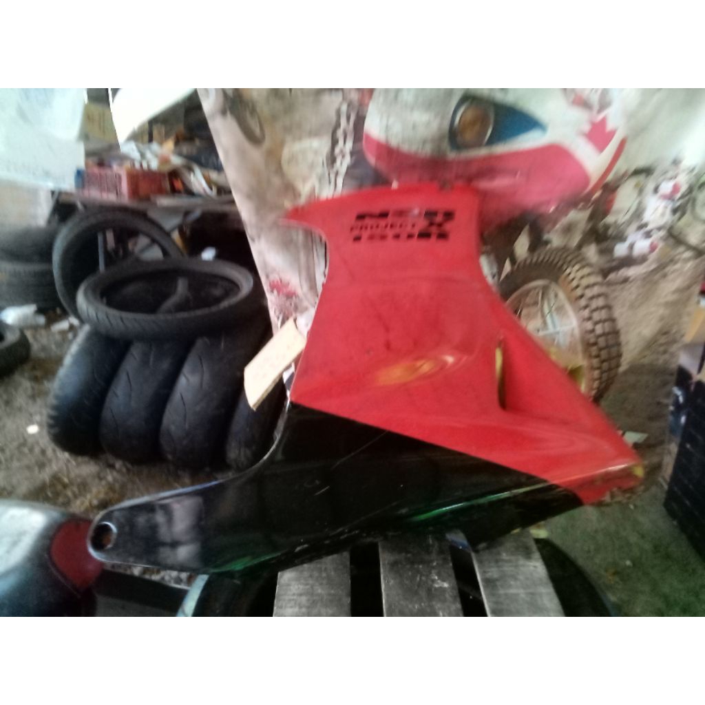 อะไหล่มอไซมือ2แฟริ่งตัวล่างnsr150ของแท้มือ2สีแดงดำข้างขวา