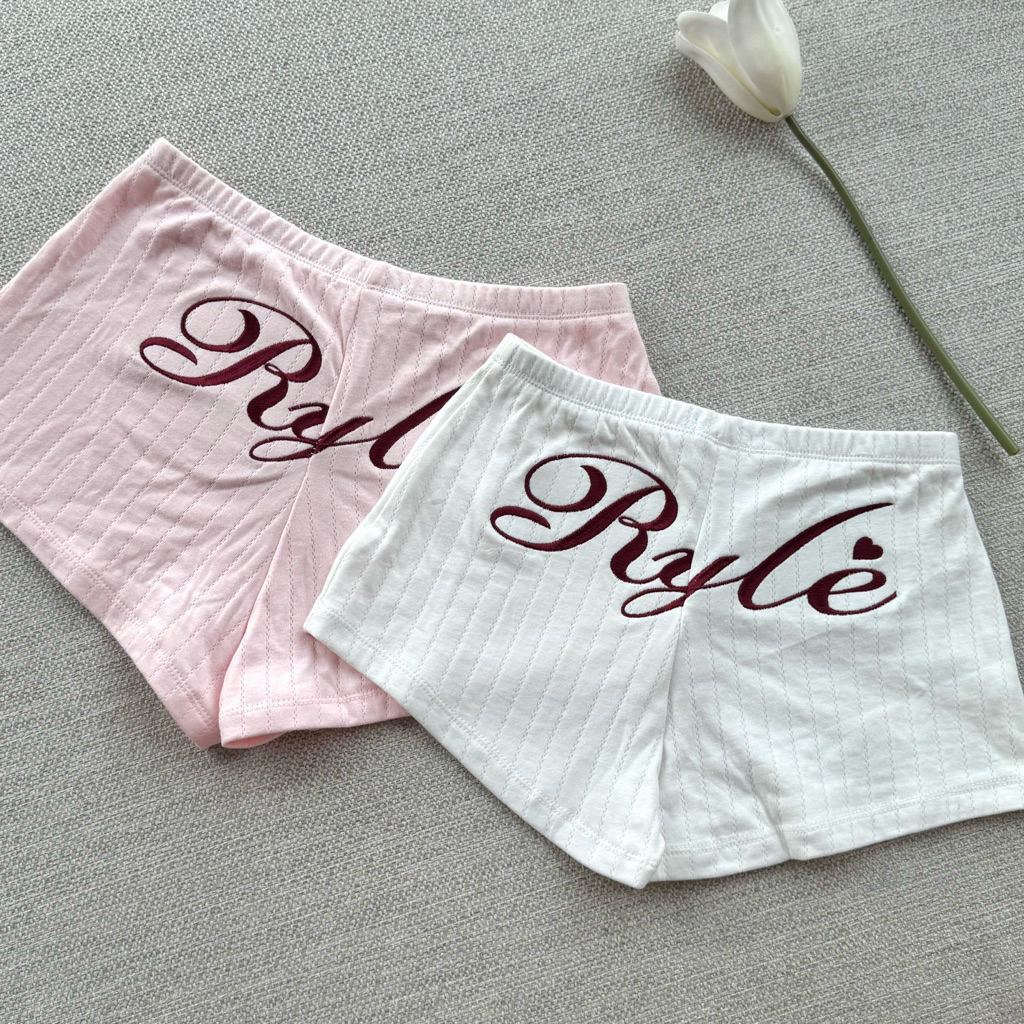 Ryle signature shorts by Ryle studio กางเกงขาสั้นผ้าร่องปักโลโก้แดงด้านหลัง - รูปที่ 5