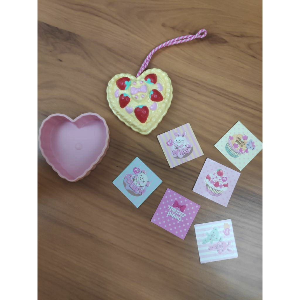 พวงกุญแจ mezzo paino + สติ๊กเกอร์ งาน Macdonald's 😊 สายสะสม ต้องพร้อมกดเสมอ 😊