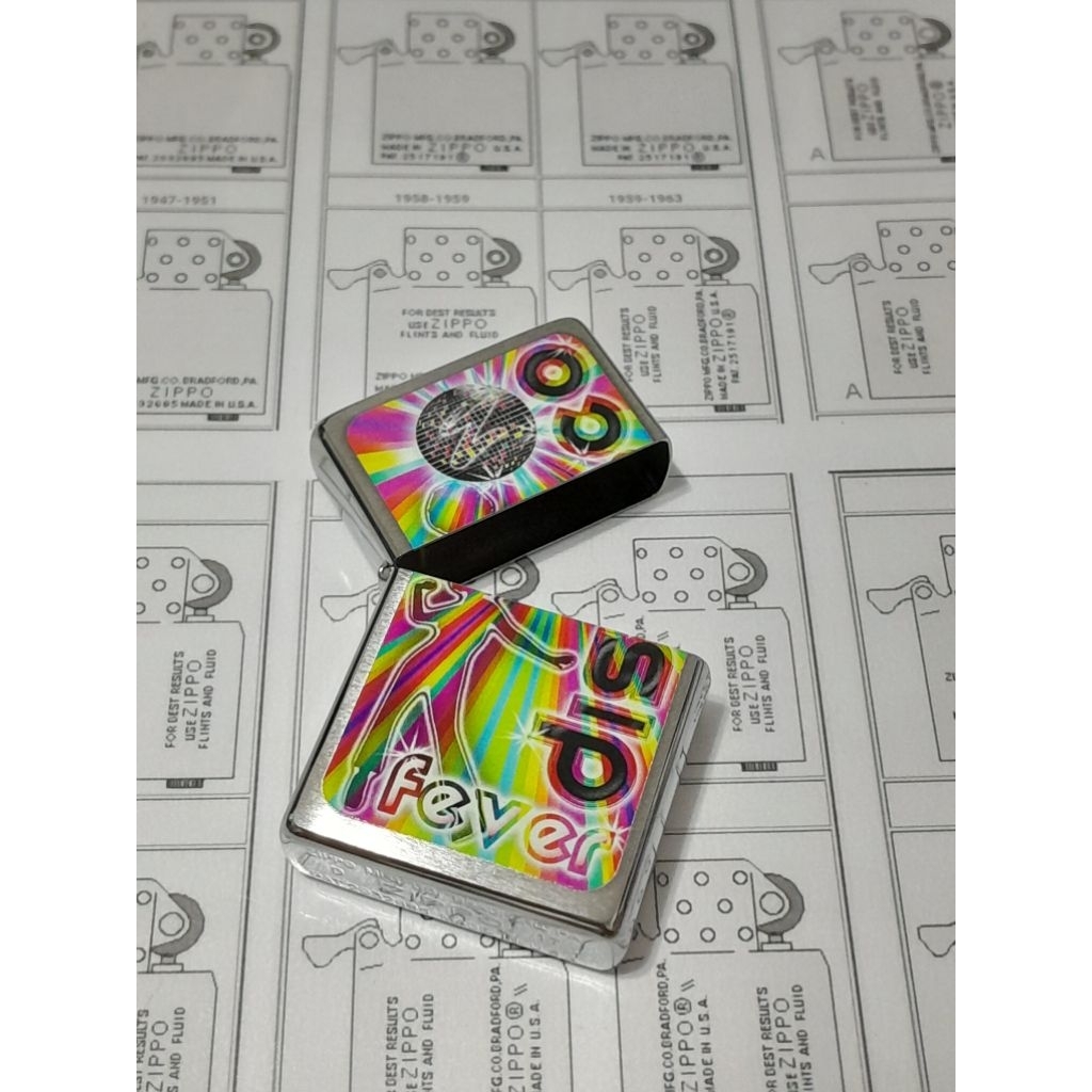 อะไหล่เฉพาะถังนอก zippo ขนาดมาตรฐานสีเงินผิวโครเมี่ยมขัดด้านลายแบบสกรีนรูปดิสโก้ตูดแบบตันทรงเหลี่ยมย