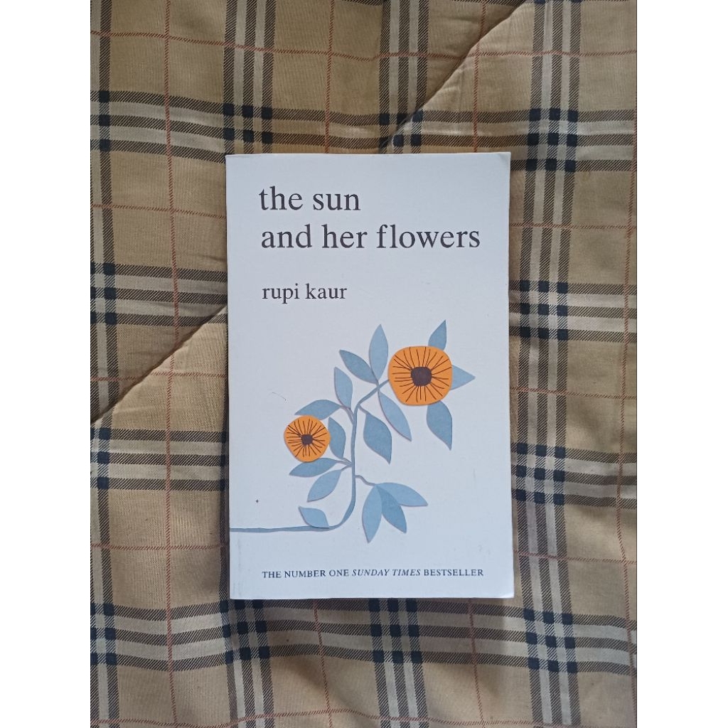 หนังสือมือ2 the sun and her flowers