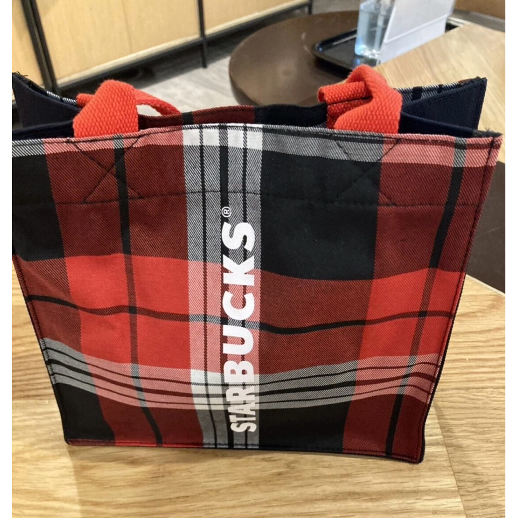 2020 Starbucks Christmas Holiday Red Scott Bag with Green Siren Logo กระเป๋าคริสต์มาส สตาร์บัคส์ ลายสก็อตแดงดำมีโลโก้ - รูปที่ 2