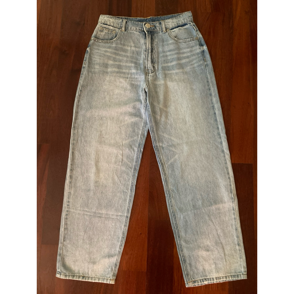 กางเกงยีนส์ GRL มือ2 เหมือนใหม่ เอว 27-28 สะโพก 41 เป้า 12 ยาว 38 ปลายขา 8 นิ้ว มี แต่งสะกิดขอบกระเป